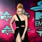  Iggy Azalea Suffers Major Wardrobe Malfunction