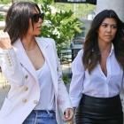  Kim Kardashian hits Starbucks in jeans