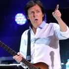  Paul McCartney Helps Man Propose At Gig