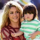  Shakira Carries Her Son At The World Cup Final