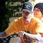 Justin Bieber Took Hailey Baldwin On A Bike Date In Crocs