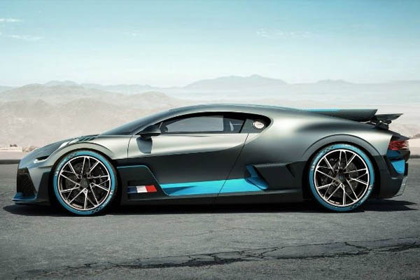  The $5.4 Million Bugatti Divo Is Finally Here