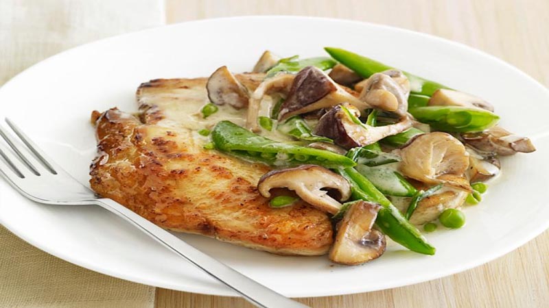  Chicken with Creamy Mushrooms and Snap Peas