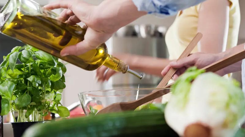  A Start To A Healthier Lifestyle: Here Are Some Ways You Can Incorporate Olive Oil In Your Diet
