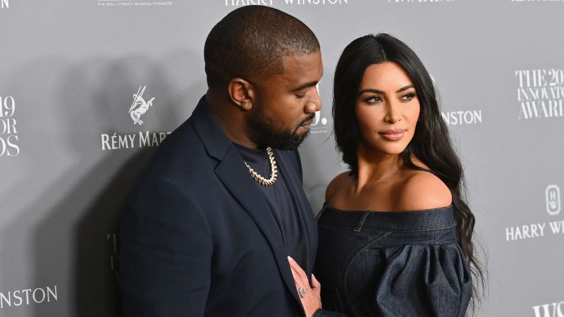  Kanye West ‘knocks on’ Kim Kardashian’s door for help