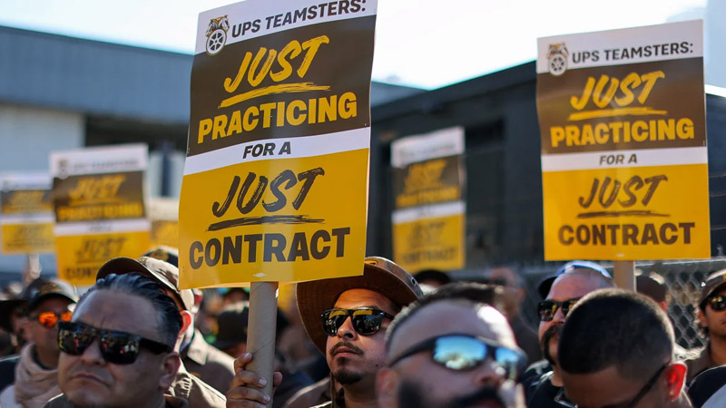  UPS, Teamsters Reach Tentative Deal to Avert Nation’s Largest-Ever Single Employer Strike