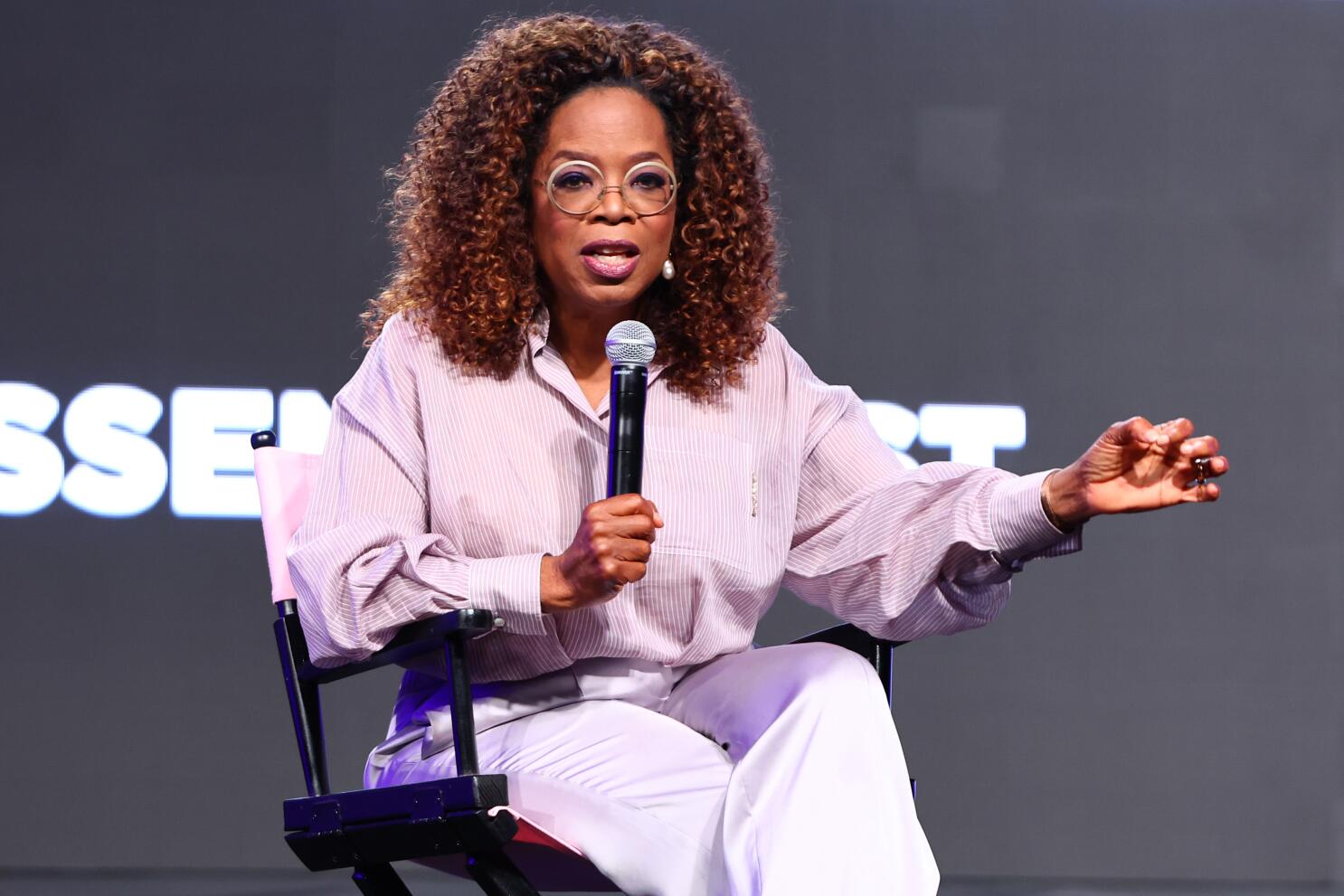  Oprah Winfrey gets candid about battling weight stigma: ‘People treat you differently’
